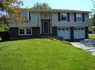 115 Farmington Dr, Butler, PA