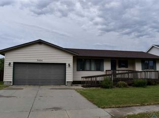 5404 W 31st St, Sioux Falls, SD 57106