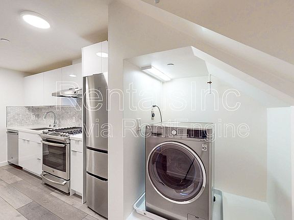 4th image of 326 Pierce St #8