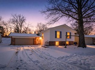 284 Brightfield Dr, Ballwin, MO 63021