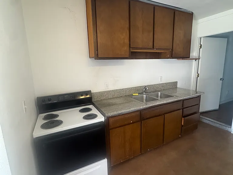 1938 E Mitchell Dr #2 — Photo 3