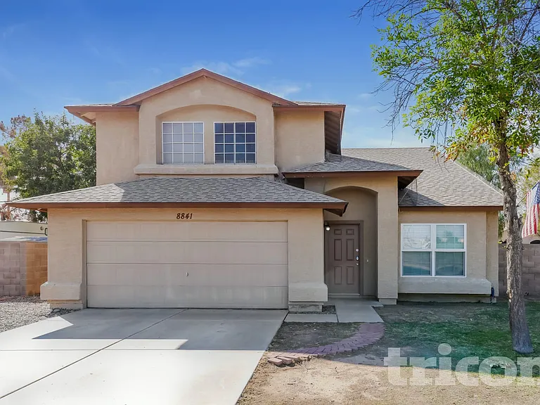 8841 W Maryland Ave — Photo 1