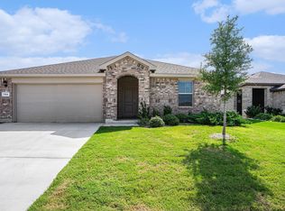 704 Christopher Dr, Cleburne, TX 76033