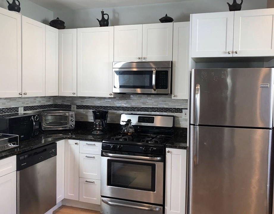 2nd image of 181 Nichols St #2