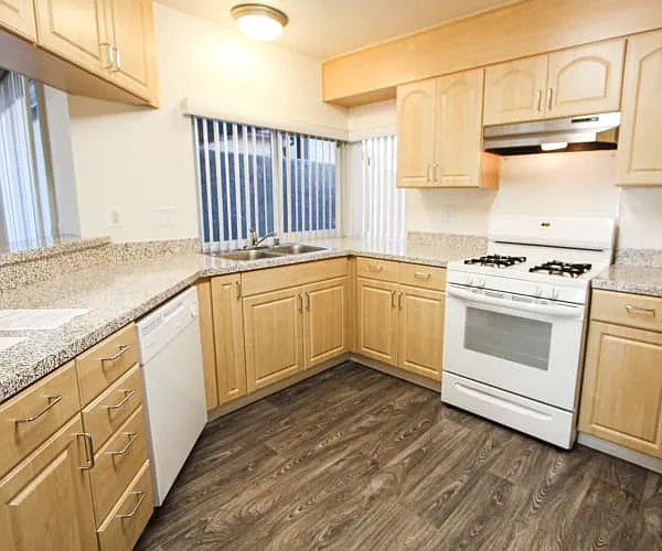 Woodlake - Military Housing — Photo 5