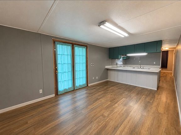 5th image of 259 Pebble Hill Cir