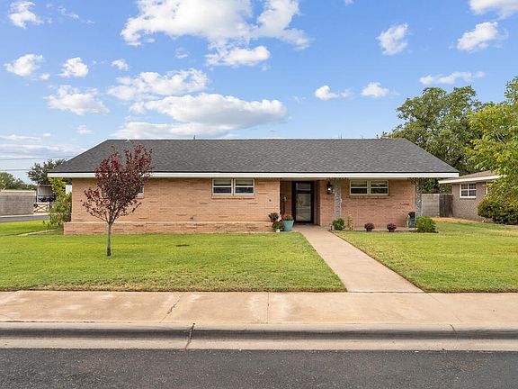 2nd image of 2101 Redbud Ave