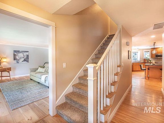 4th image of 487 W Hibiscus St