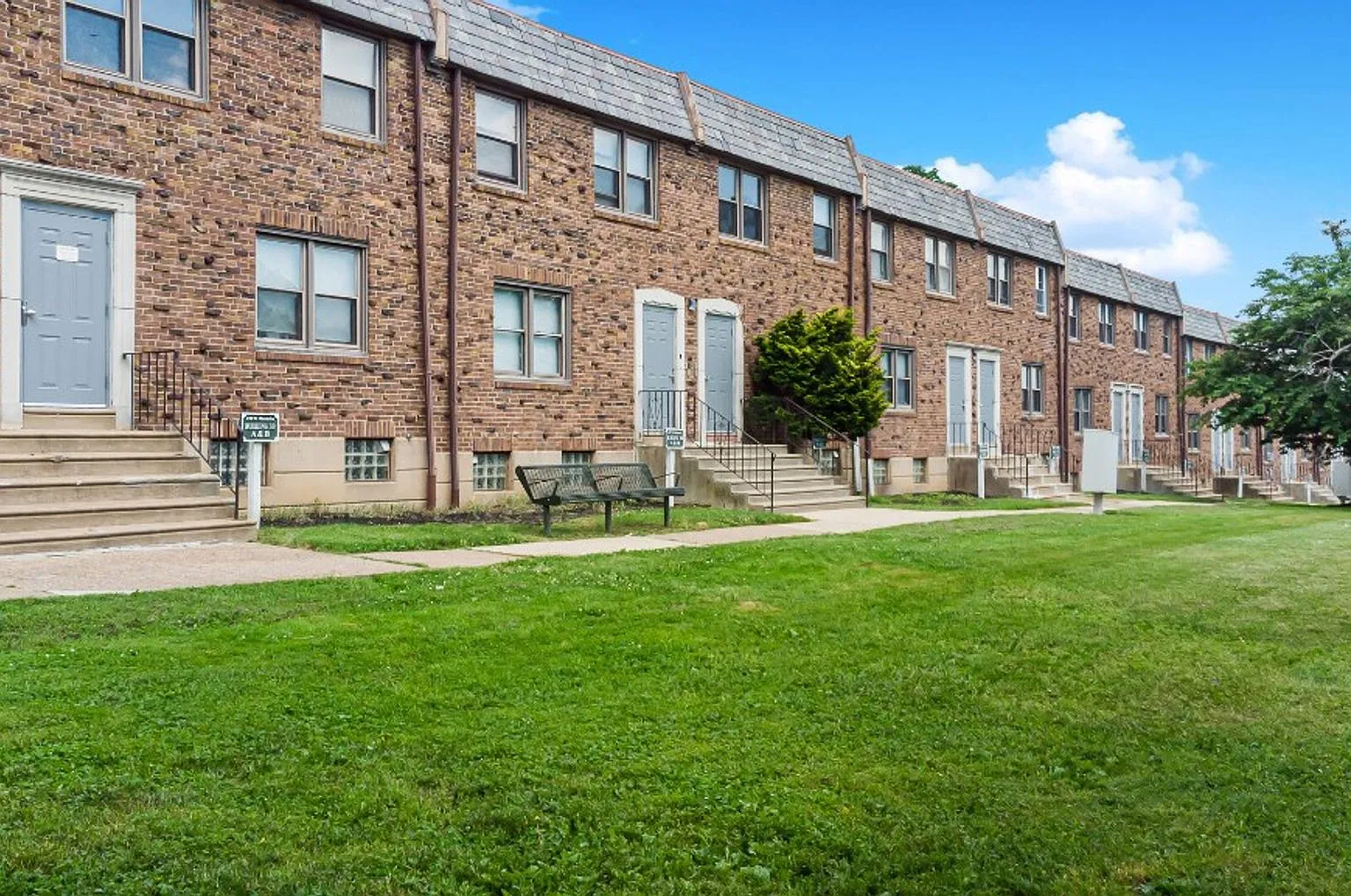 Willow Court Apartments — Photo 4