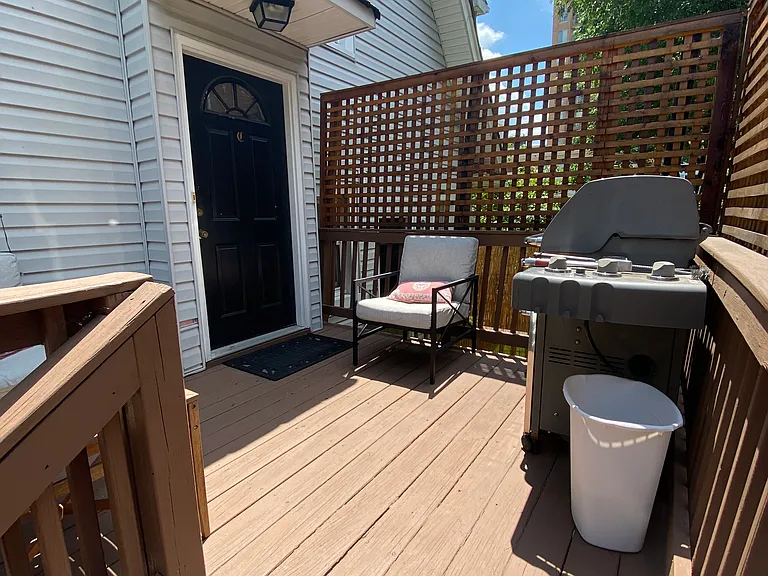 1533 N Colonial Ter #C — Photo 1
