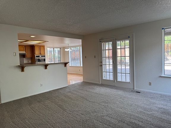 4th image of 1770 Lakeland Hills Dr