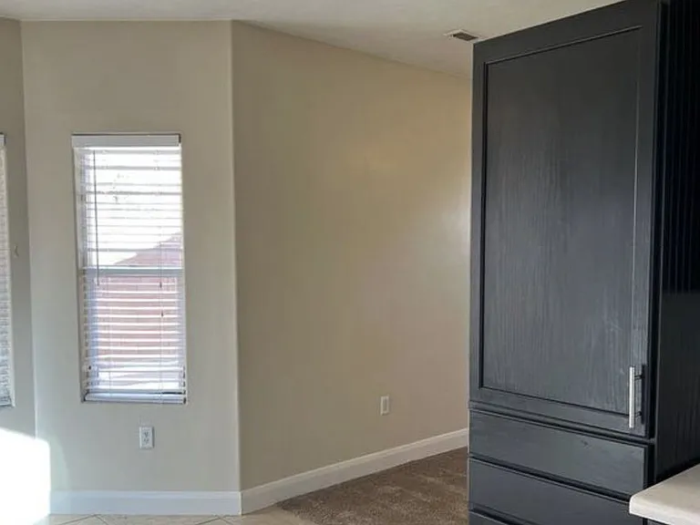 1058 S Red River Rd — Photo 6