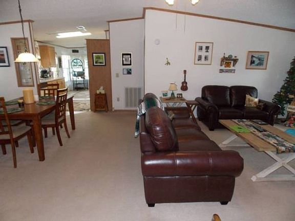 2nd image of 1742 Douglas Ave