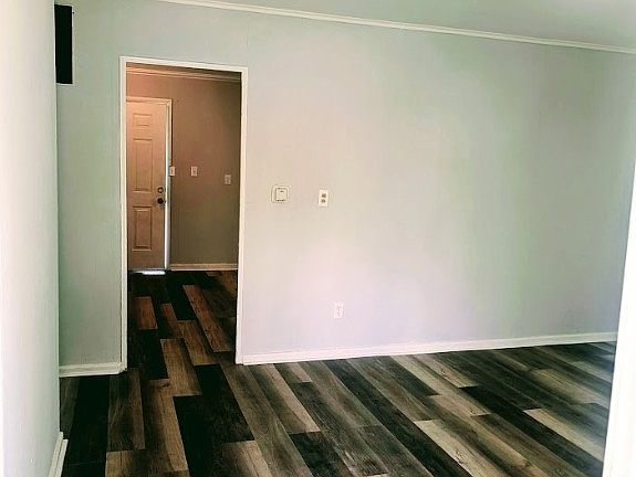 4th image of 4940 Porterfield Dr