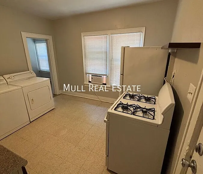 610 E Harrison Ave — Photo 9
