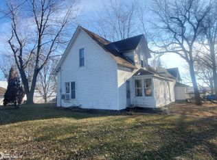22 S Orange St, Kiron, IA 51448