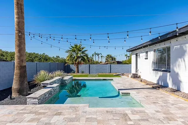 701 E Country Gables Dr — Photo 16