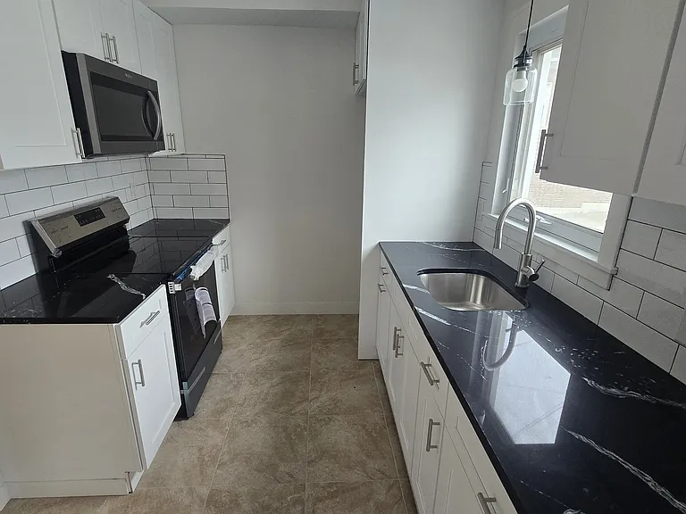 657 W Main St #3 — Photo 8