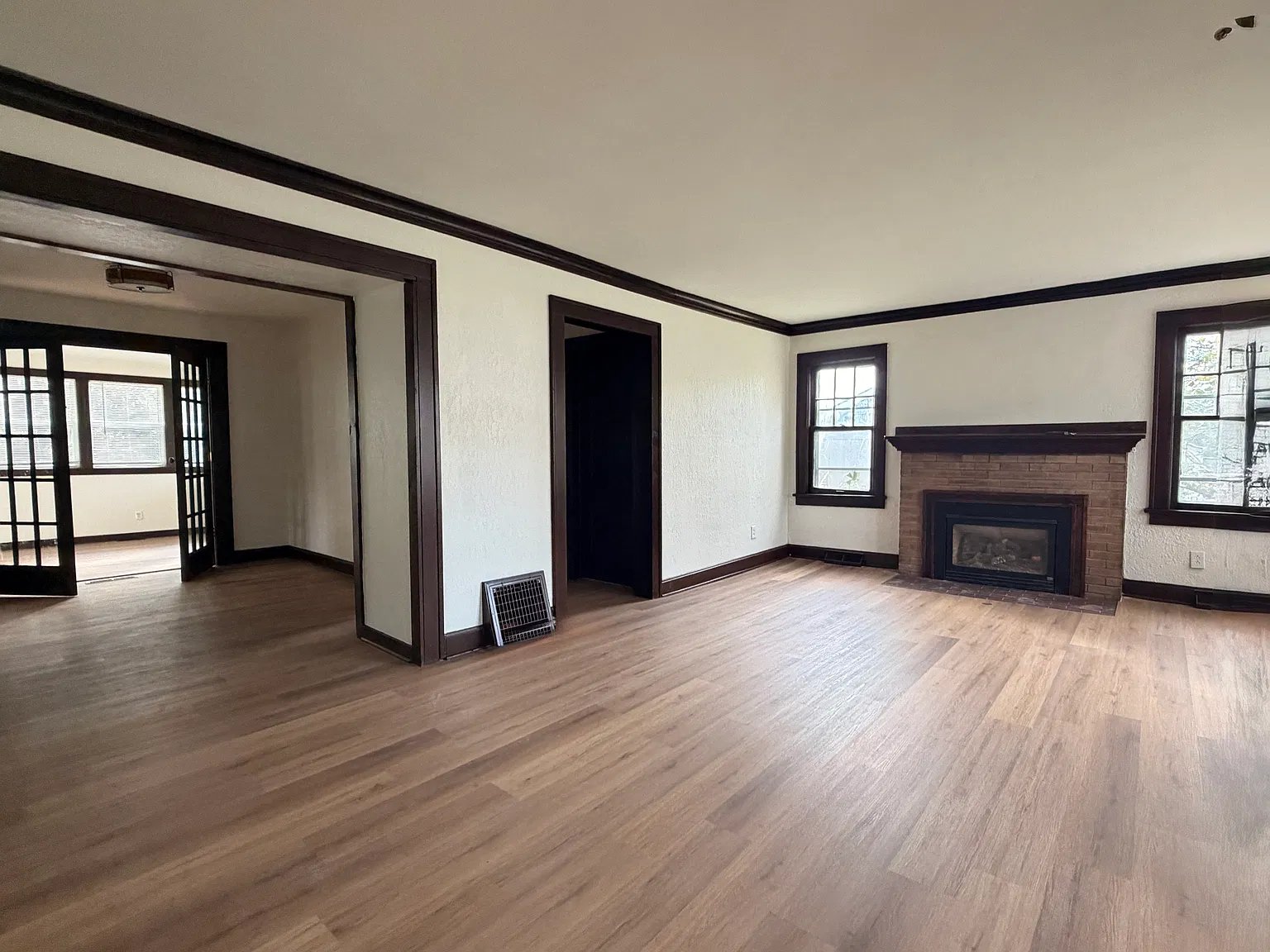 2 bed, 1000 sqft, $1,950 — Photo 2