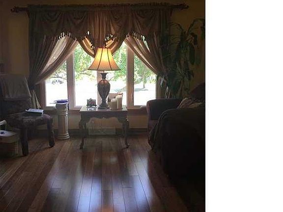 3rd image of 170 N Transit Hill Dr