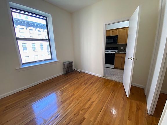 2nd image of 204 W 94th St #5C