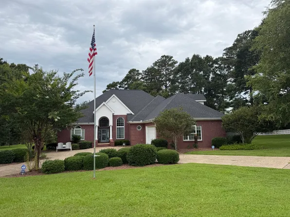 11 Bentwood Ln, Laurel, MS 39443