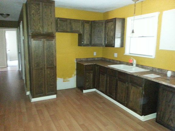 4th image of 1007 N San Antonio St