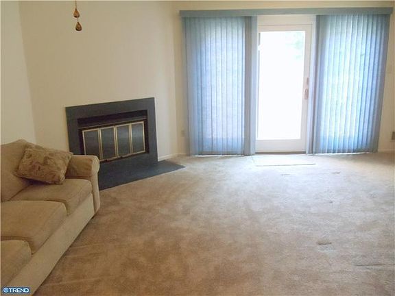 5th image of 4 Banbury Ct
