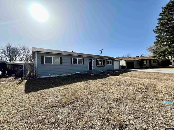 65 Mesa Verde Drive, Glenrock, WY 82637