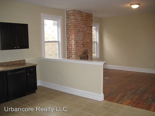 2nd image of 621 N 31st St