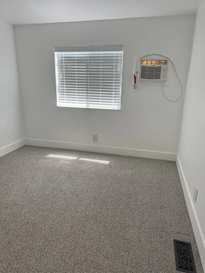 Large Echo home for rent — Photo 4