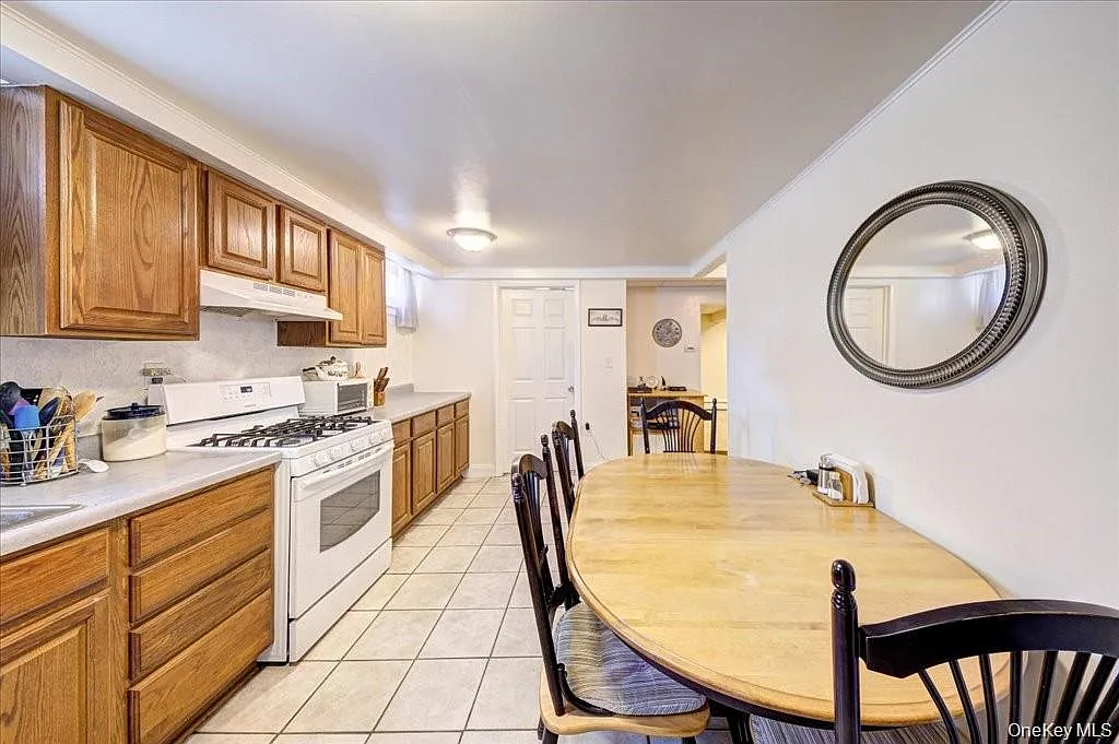 2 bed, 1.0 bath, 1647 sqft, $2,500 — Photo 4