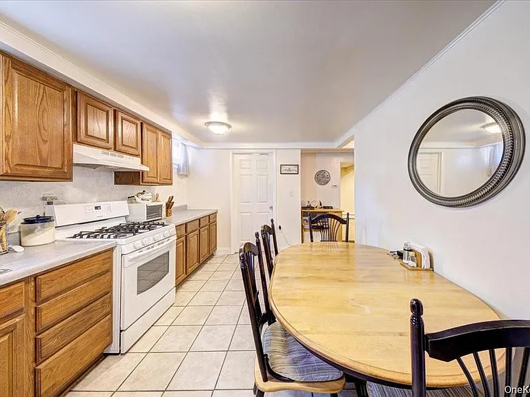 40 Summit Ave #2 — Photo 4