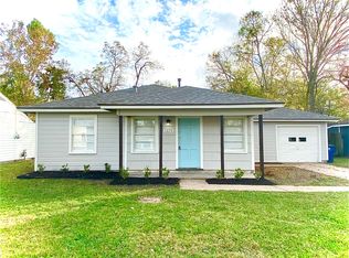 1232 San Felipe St, Angleton, TX 77515