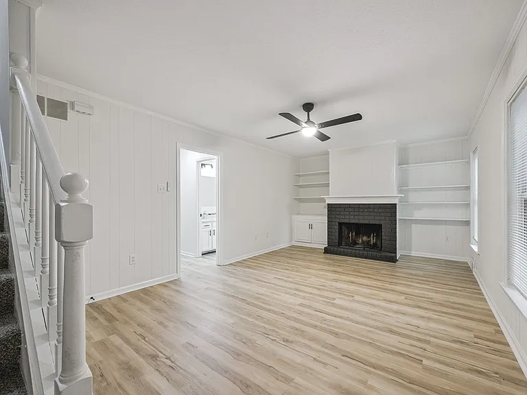 6137 Quince Rd — Photo 5