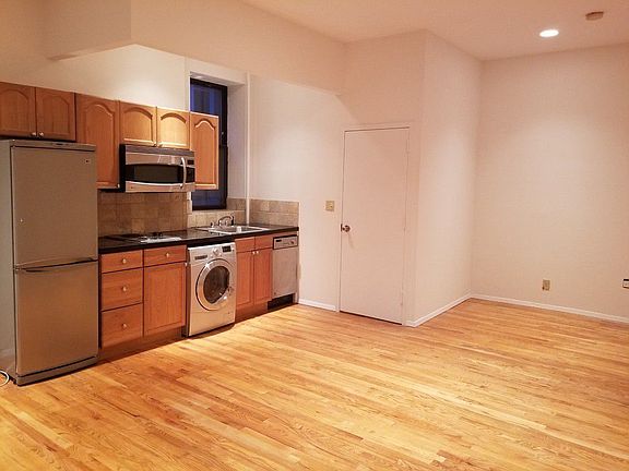 4th image of 1046 Madison Ave APT 4S