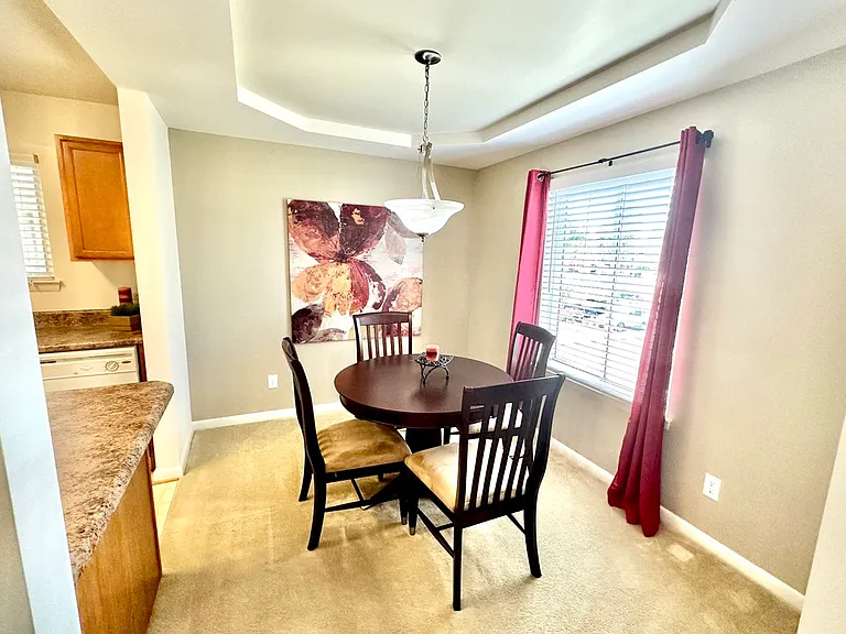 Windsor Lake Apartments — Photo 30