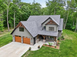 37232 Twin Fawns Ln, Cohasset, MN 55721