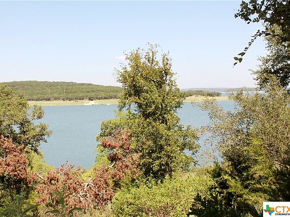 3rd image of 796 Five Oaks Dr