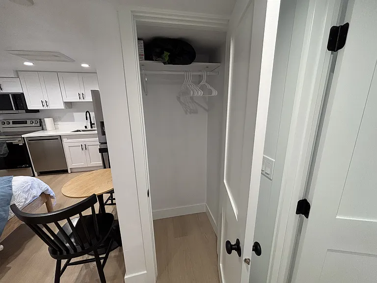 1124 Lakeview Blvd E — Photo 11