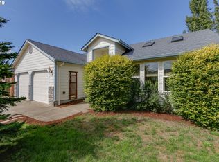 94 Sandalwood Loop, Creswell, OR 97426