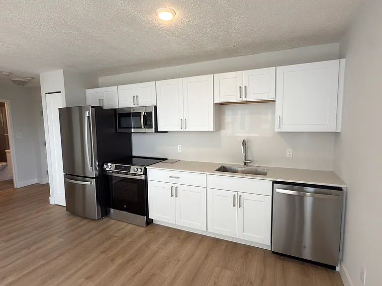 162 Summer St #42AF — Photo 2