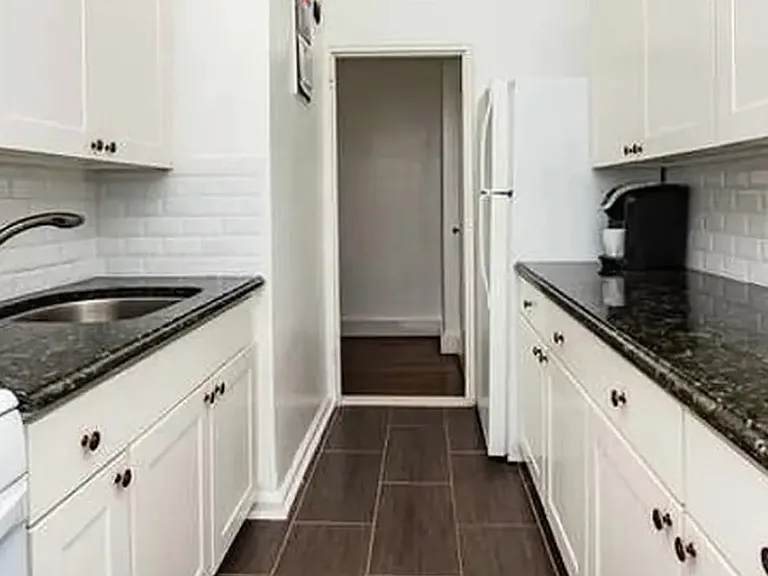 3840 Greystone Ave #BS — Photo 2