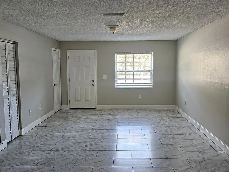 1013 Beecher St #1 — Photo 3