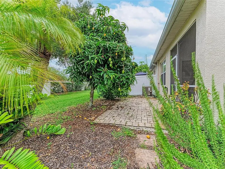 3931 Yellowstone Cir — Photo 35