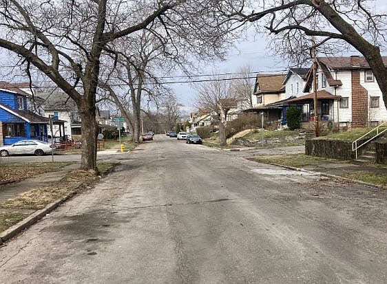 5th image of 1241 Wellesley Ave