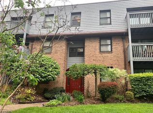 560 North Ave APT B, Fort Lee, NJ 07024