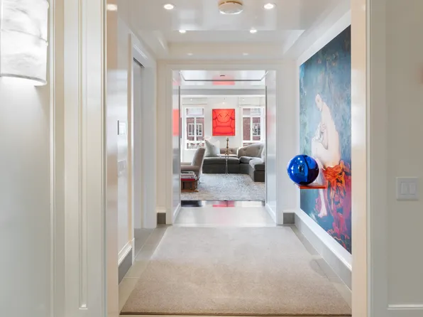 21 East 61st Street image 5 of 22