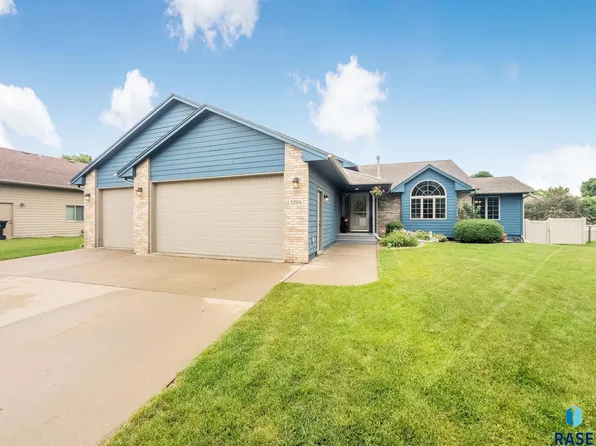 1204 W Murphy Dr, Sioux Falls, SD 57108