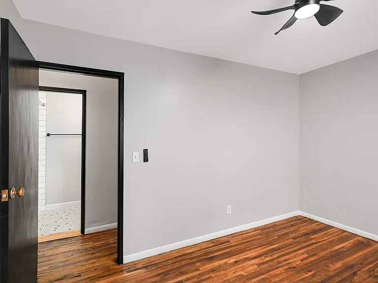 3115 Aldrich Ave S #202 — Photo 3